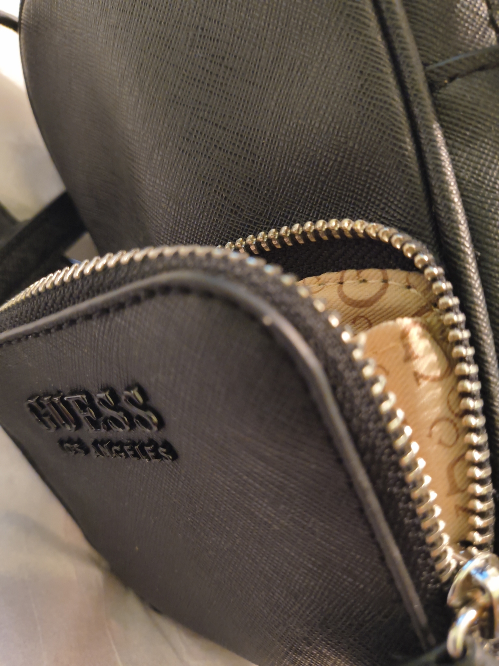 Guess Los Angeles Crossbody Bag with Small Front Zip Pocket